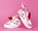 Nové topánky Hello Kitty od Ground Up sú pekné v ružovej farbe.