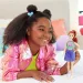 Barbie Fashionista štýlová bábika s červenými vlasmi v fialovej sukni - Mattel